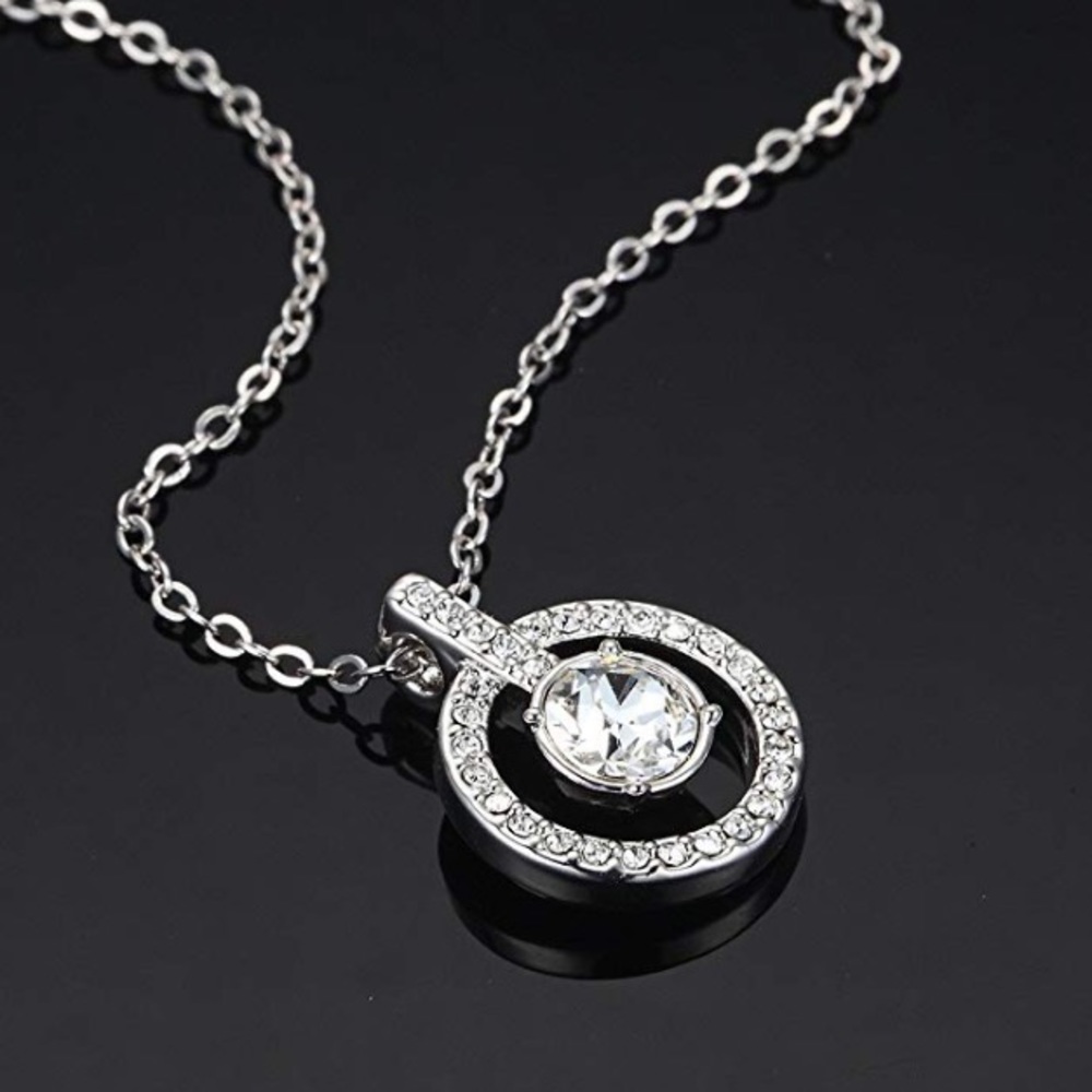 BRAND NEW!!!! SWAROVSKI necklace 🥰